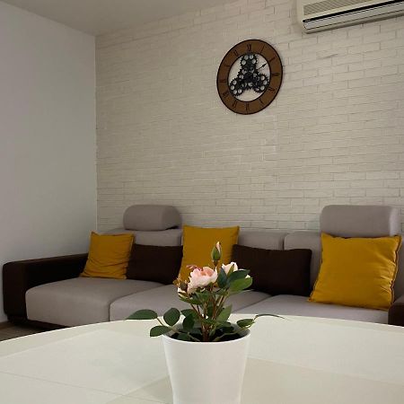 Sunny Deluxe Apartment Cosmopolis Stefanestii de Jos エクステリア 写真