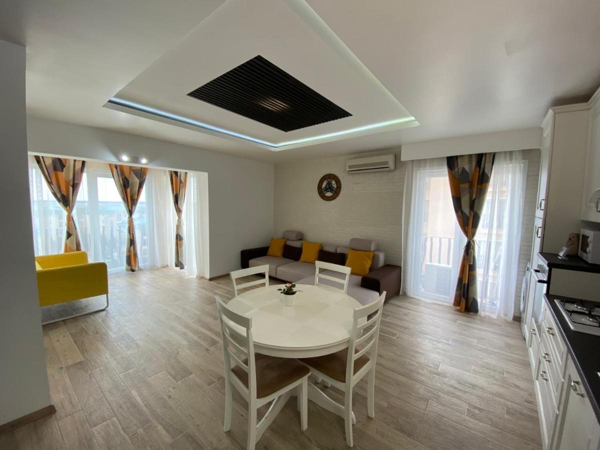Sunny Deluxe Apartment Cosmopolis Stefanestii de Jos エクステリア 写真