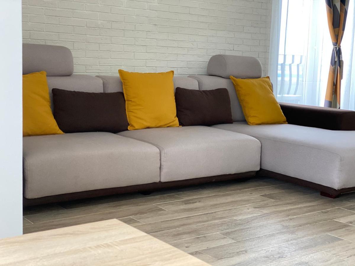 Sunny Deluxe Apartment Cosmopolis Stefanestii de Jos エクステリア 写真