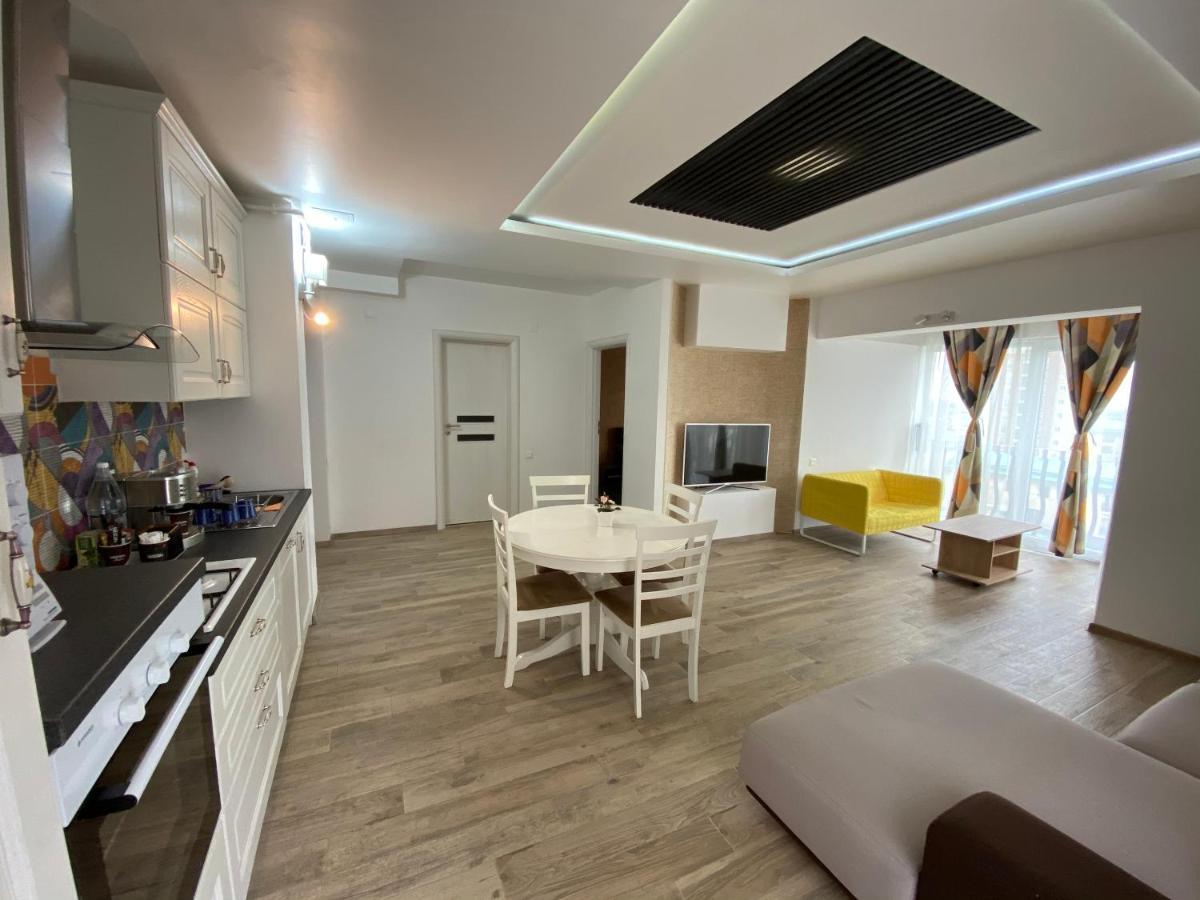 Sunny Deluxe Apartment Cosmopolis Stefanestii de Jos エクステリア 写真