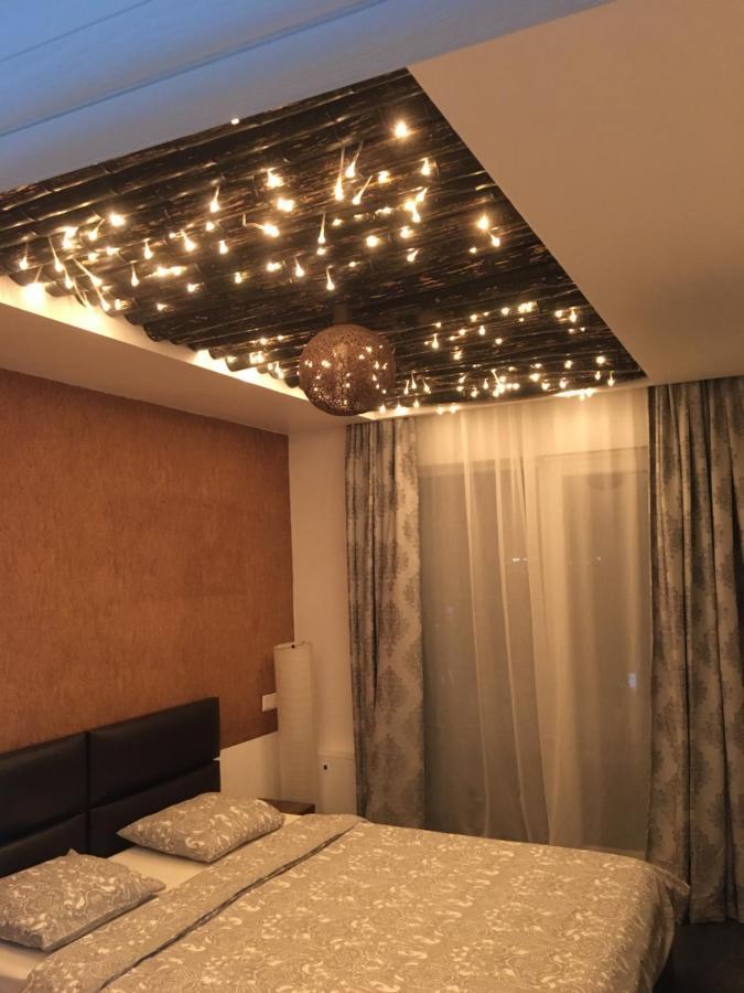 Sunny Deluxe Apartment Cosmopolis Stefanestii de Jos エクステリア 写真