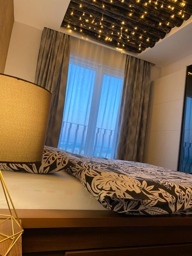 Sunny Deluxe Apartment Cosmopolis Stefanestii de Jos エクステリア 写真